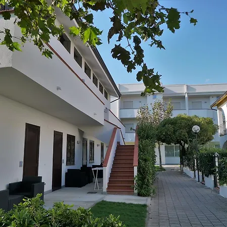 Primavera Club - 4*
